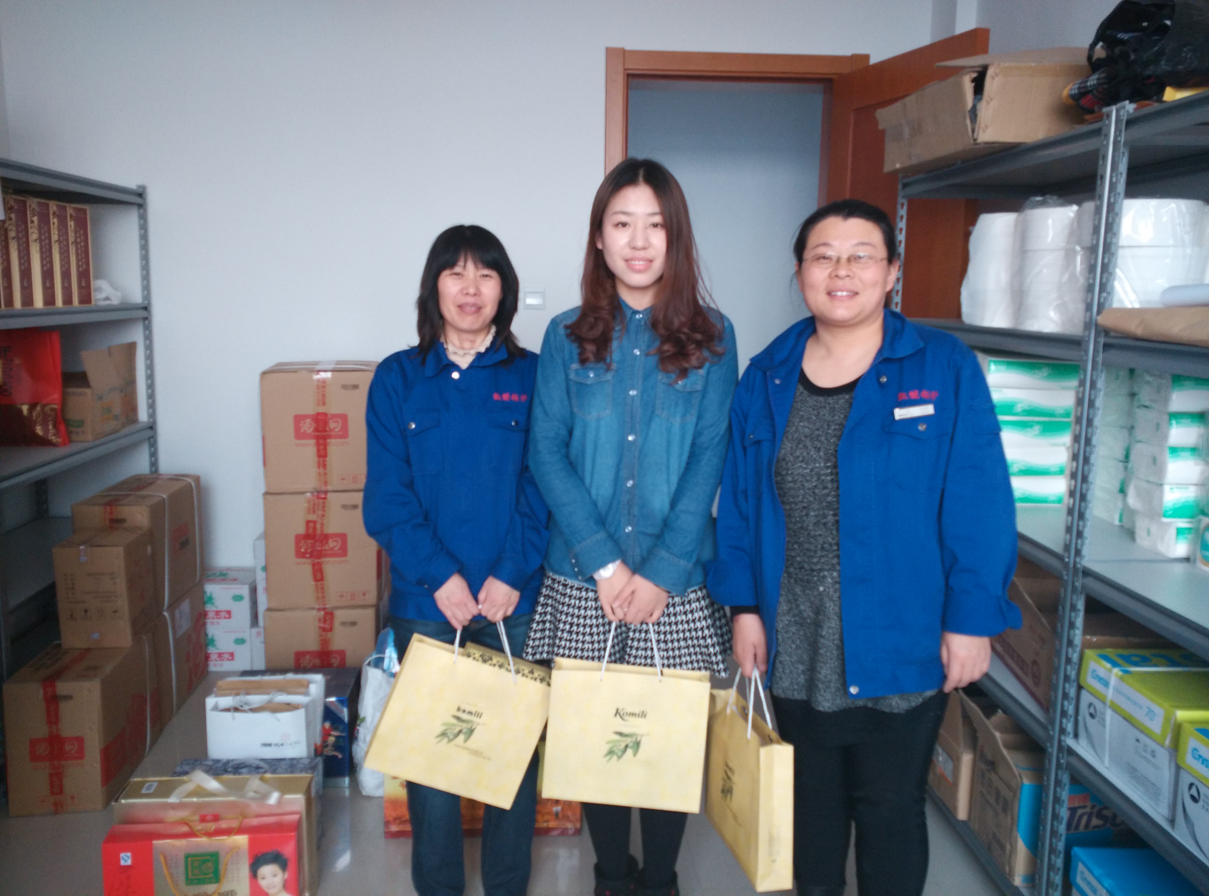 凱能鍋爐女員工喜迎節日